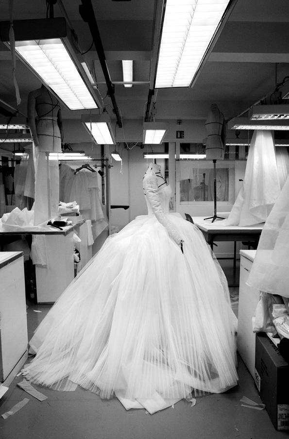 © Gerard Uferas DIOR Haute Couture Paris 05_12_11 atelier Flou