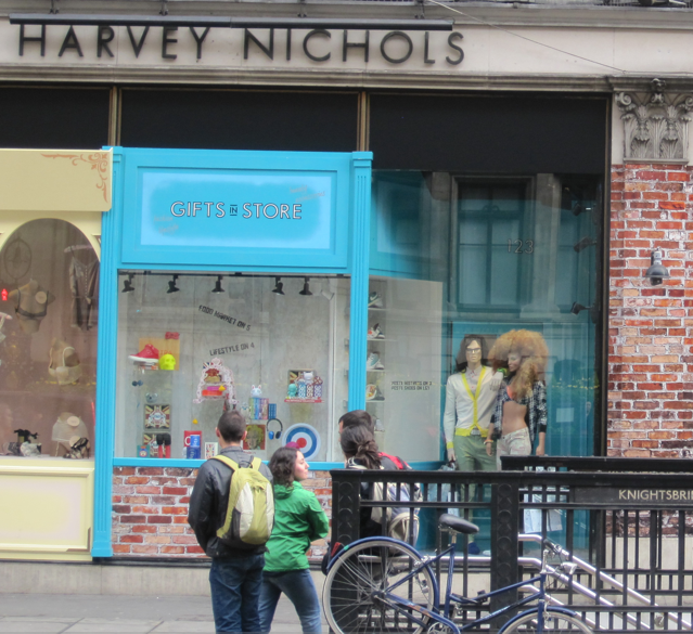 Harvey Nichols Gifts in store Modepilot