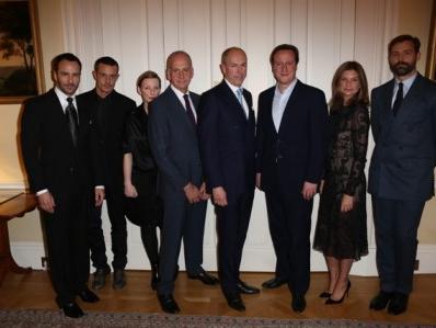London: Gruppenbild mit Damen