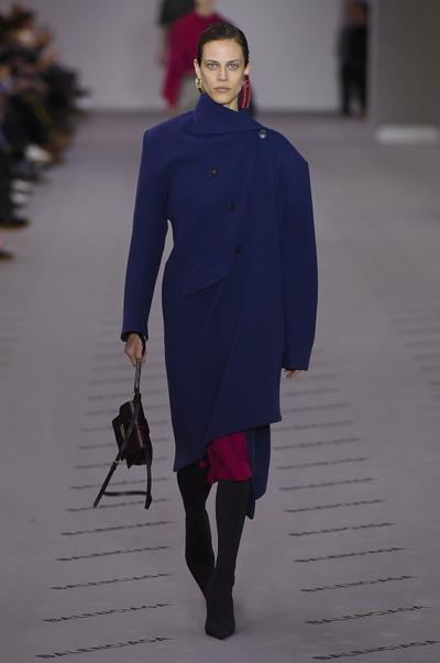 Balenciaga Mantel 2017 2018 blau Modepilot