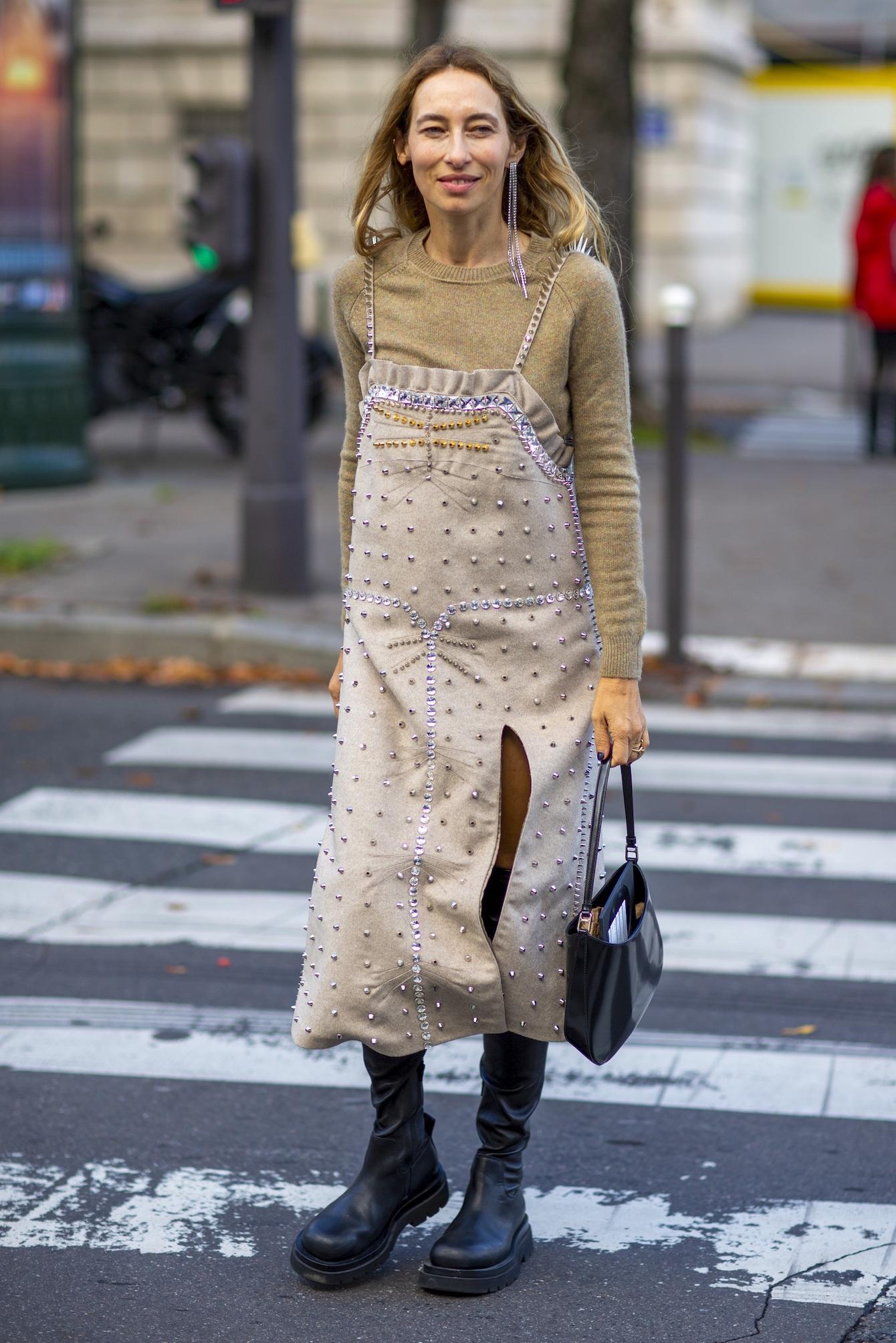 Modepilot Street Style Miu Miu Combat Boots Glitzerkleid Alexandra Golovanoff