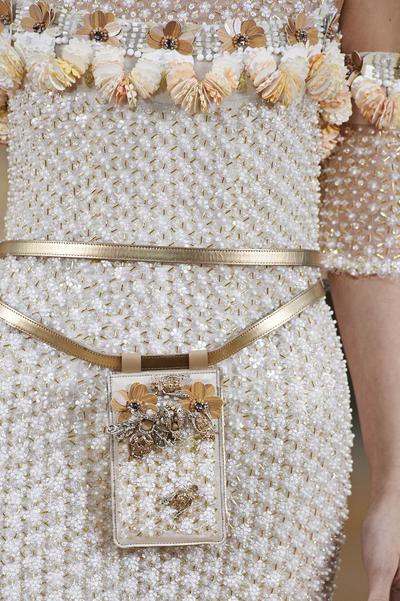 chanel tasche hip bag handytasche it bag couture hüfte smartphone modepilot