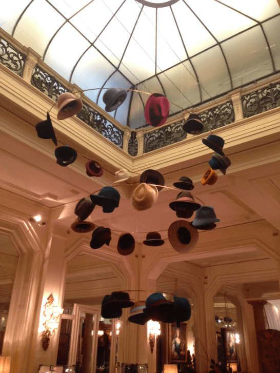 Hüte Chandelier Hotel Mailand Modepilot