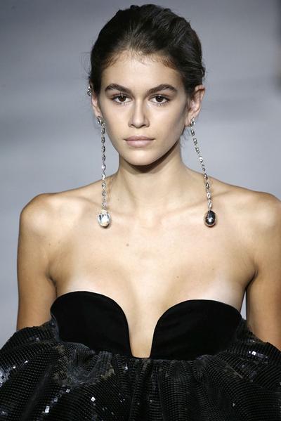 Kaia Gerber Saint Laurent catwalk close up all designers Modepilot 2017 2018