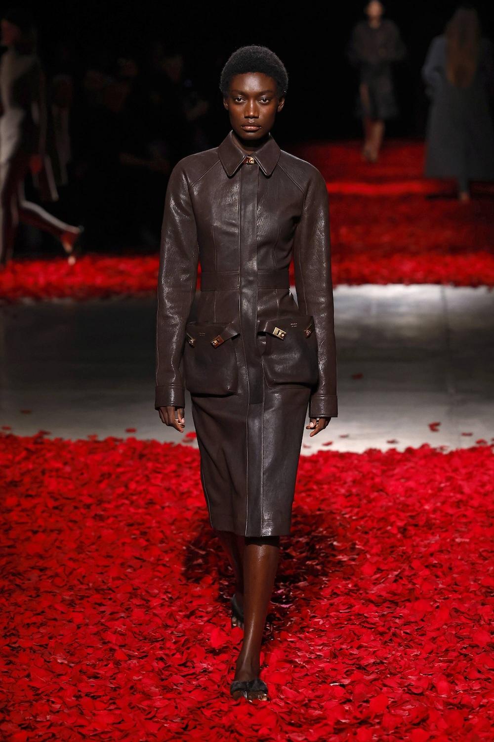 Trends 2025 Lederkleid