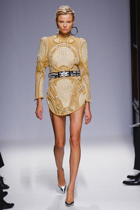 Modepilot-Trend-Sommerkleid-Sommer-langärmelig-Fashionweek-Paris-Mode-Blog-Balmain Modepilot-Trend-Sommerkleid-Sommer-langärmelig-Fashionweek-Paris-Mode-Blog-Balmain