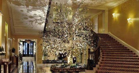 Christmas-tree-mcqueens-claridges-modepilot-blog-weihnachtsbaum