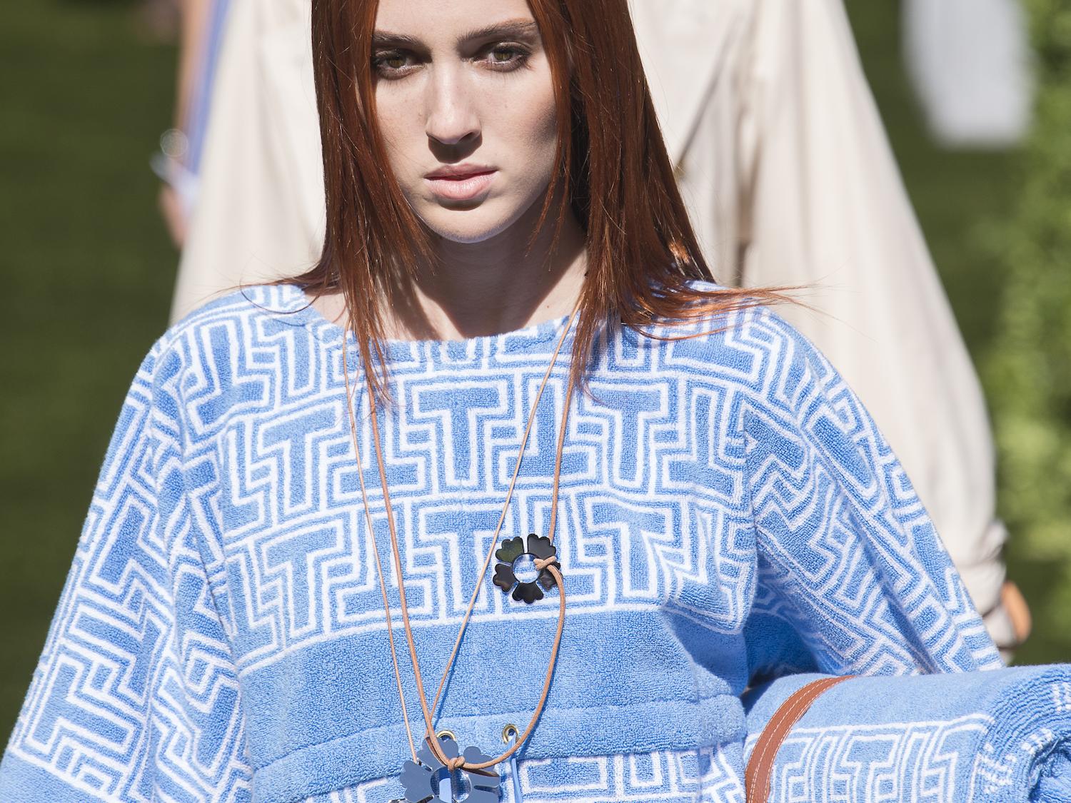 Brauch' ich das?: Frottee-Poncho