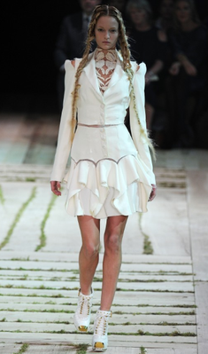 Alexander McQueen Modepilot