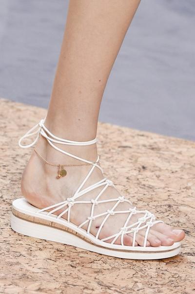 Chloe Runway Sommer 2016 Fußkettchen