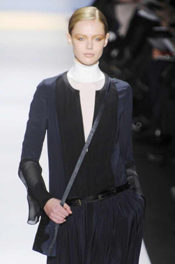 BCBG Max Azria Rollkragen Modepilot
