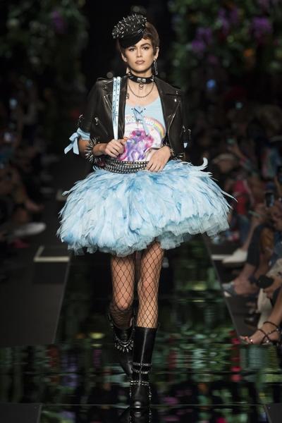 Moschino all designers summer 2018 kaia gerber runway catwalk laufsteg Modepilot